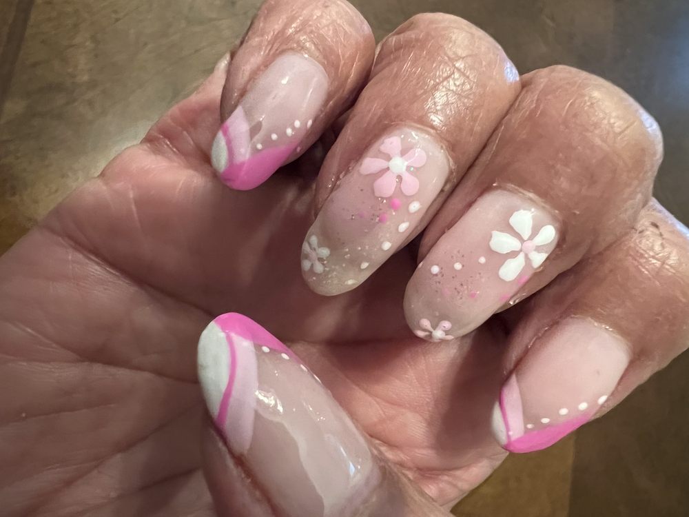 PALACE NAILS Updated October 2024 13 Photos 1051 Bryant Way