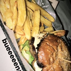 Barullo - Hamburguesa con papas