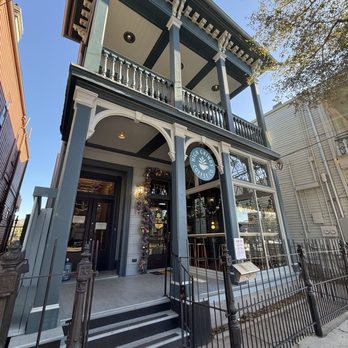 High Grinds Coffee - Front of building - Coffee & Tea Near Me - New Orleans, Louisiana