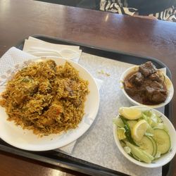 Mannan Bakery and Restaurant - Chicken dum biryani & beef curry