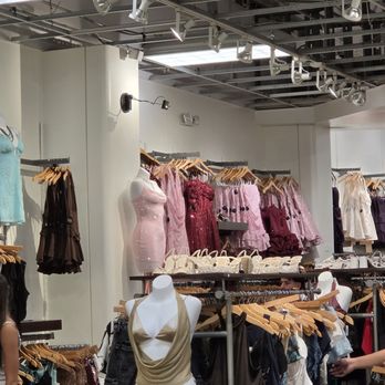 Windsor - Accessories Near Me - Gurnee, Illinois Windsor - Accessories Near Me - Gurnee, Illinois
