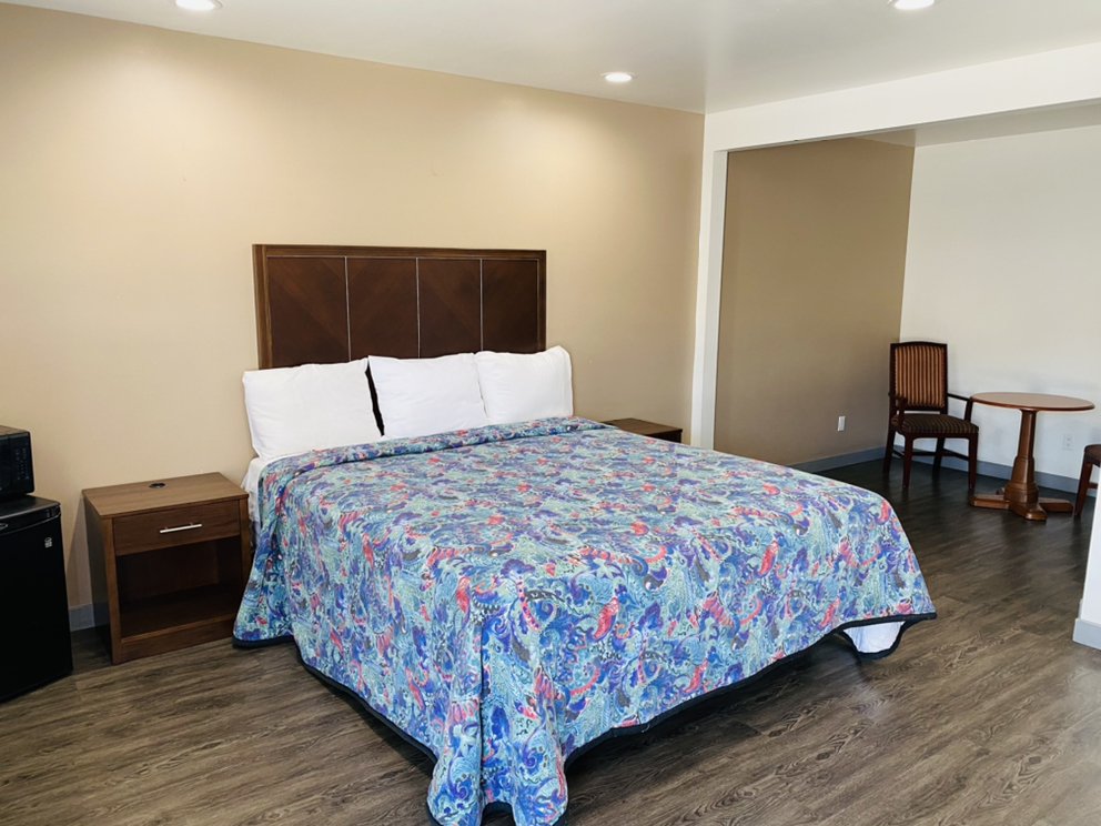 COZY MOTEL Updated September 2024 32 Photos 10830 Atlantic Ave