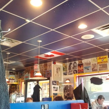 Wimpy's Diner - cool restaurant atmosphere - Diners Near Me - Kitchener, Ontario