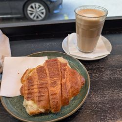 Emmerys - Latte & Ham & Cheese Croissant