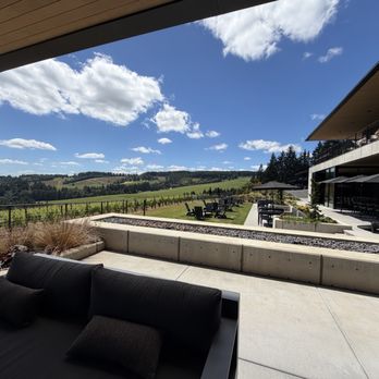 LucidWild Estate - Wineries Near Me - Dundee, Oregon