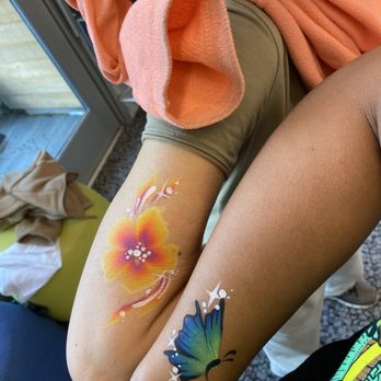 Cassie Levy Face Paint - Flower and butterfly - Face Painting Near Me Cassie Levy Face Paint - Flower and butterfly - Face Painting Near Me