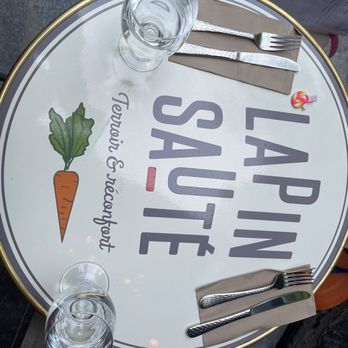 Le Lapin Sauté - Table setting - French Near Me - Quebec City, Quebec Le Lapin Sauté - Table setting - French Near Me - Quebec City, Quebec