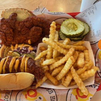Dave's Hot Chicken - The Dave's #3 - Sandwiches Near Me - Salem, Oregon