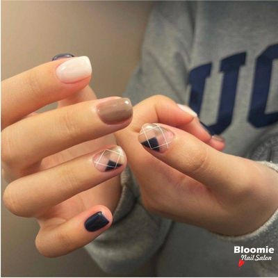 Bloomie Nail Salon by null