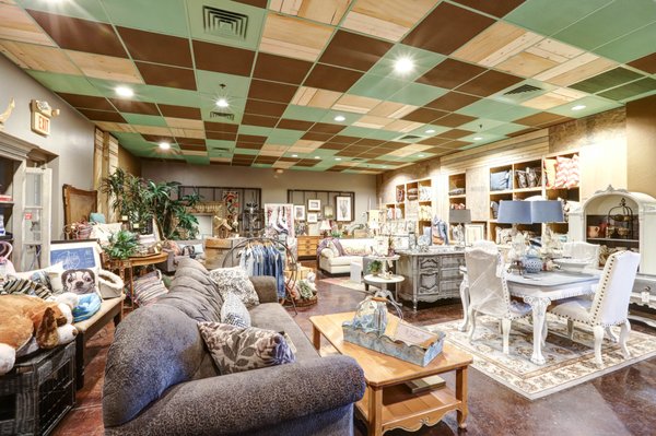 VINTAGEOUS LIFE - FURNITURE & DESIGN - Updated August 2025 - 19 Photos ...