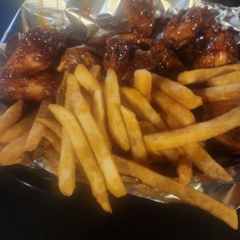 Terminal 3 Bar & Grill - Wings and fries - Cocktail Bars Near Me - Bridgeton, Missouri Terminal 3 Bar & Grill - Wings and fries - Cocktail Bars Near Me - Bridgeton, Missouri