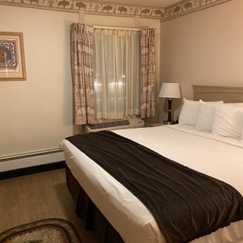 Stage Coach Inn - Basic room, costs $220 - Hotels Near Me - West Yellowstone, Montana Stage Coach Inn - Basic room, costs $220 - Hotels Near Me - West Yellowstone, Montana