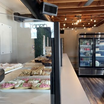 Honeycomb Bakery - Delicious baked goods - Bakeries Near Me - Chandler, Texas