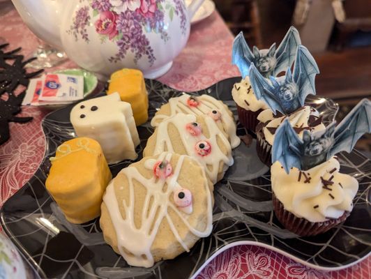 Tyme For Tea & Co by null
