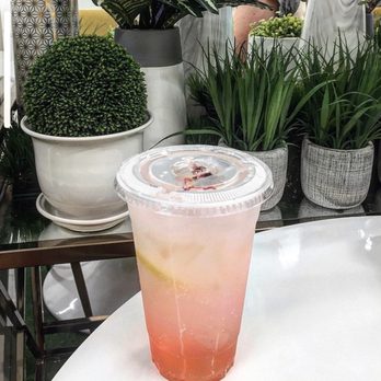 Cafe Moment - Strawberry Ade - Desserts Near Me - Chantilly, Virginia