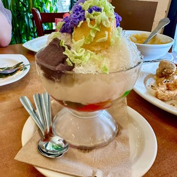Max's Restaurant - Dillingham - Halo Halo - Filipino Near Me - Honolulu, Hawaii