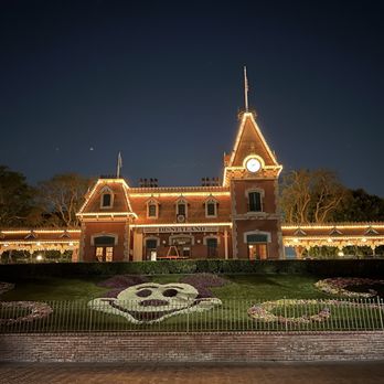 Disneyland Resort Area - Resorts Near Me - Anaheim, California
