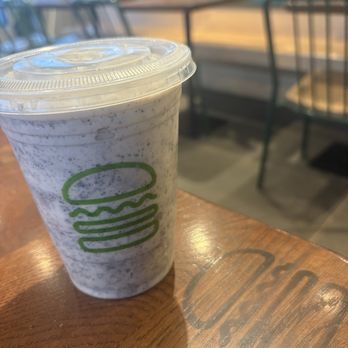 Shake Shack Maple Grove - Burgers Near Me - Maple Grove, Minnesota