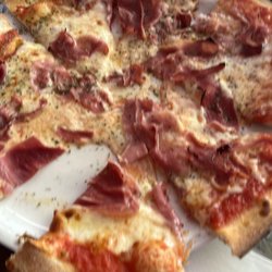 Al Ponte Ristorante - Pizzeria - Prosciutto Pizza @ 19.00