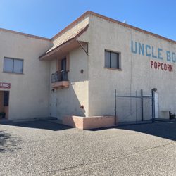 Uncle Bob's Popcorn - Outside view off of Columbus