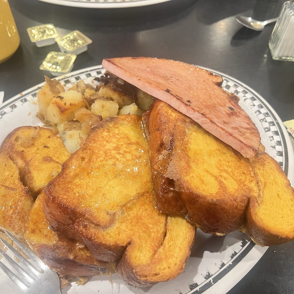 Mel's Commonwealth Cafe - Country Inn French Toast - Breakfast & Brunch Near Me - Wayland, Massachusetts Mel's Commonwealth Cafe - Country Inn French Toast - Breakfast & Brunch Near Me - Wayland, Massachusetts