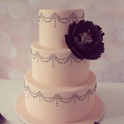 LW Cake Design