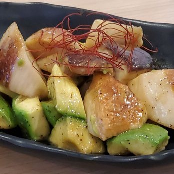 Shoshaku - King oyster mushroom with avocado - Sushi Bars Near Me - Great Neck, New York Shoshaku - King oyster mushroom with avocado - Sushi Bars Near Me - Great Neck, New York
