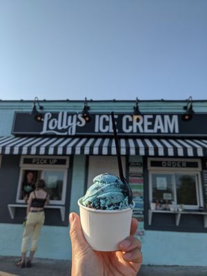 Lolly's Creamery by null