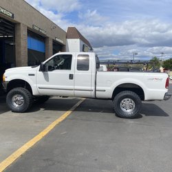 Lifestyle Garage - 4" Lift 1999 F350