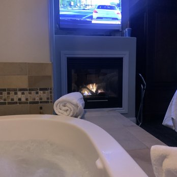 Secrets Inn - Jacuzzi tub and fireplace - Hotels Near Me - South Lake Tahoe, California Secrets Inn - Jacuzzi tub and fireplace - Hotels Near Me - South Lake Tahoe, California