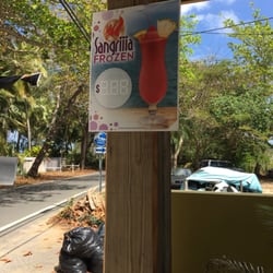 Camaleon Bar And Grill
