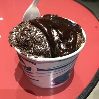 Capitol Creamery - Ice cream + hot fudge = Yum - Ice Cream & Frozen Yogurt Near Me - Arlington, Massachusetts Capitol Creamery - Ice cream + hot fudge = Yum - Ice Cream & Frozen Yogurt Near Me - Arlington, Massachusetts