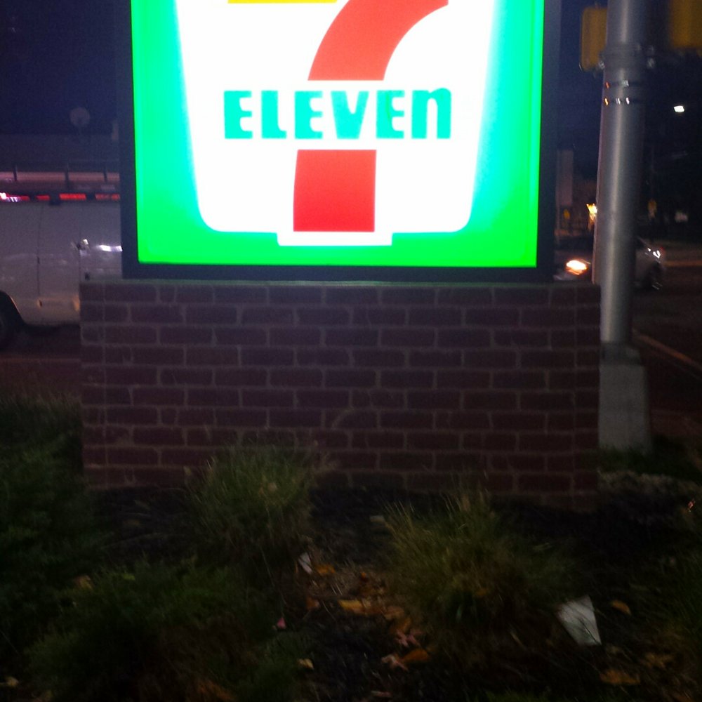 7-Eleven - Sign at corner of Central and Valley - Convenience Stores Near Me - West Orange, New Jersey