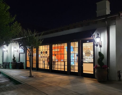 Local Kitchens by null