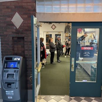 Negro Leagues Baseball Museum - The line to get a ticket - Museums Near Me - Kansas City, Missouri