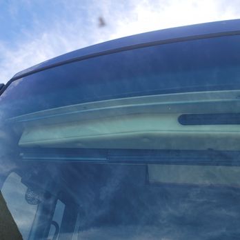 RV Glass Brothers - Passenger side leaks from the top on the inside - RV Repair Near Me RV Glass Brothers - Passenger side leaks from the top on the inside - RV Repair Near Me