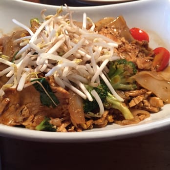 Malai Kitchen - Pad see-ew - Thai Near Me - Dallas, Texas