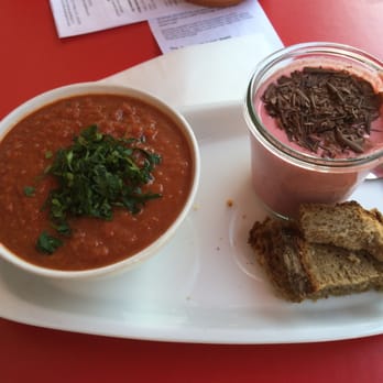 Suppdiwupp - Gazpacho - Bei der Hitze eine wunderbar leckere Abkühlung. Dazu gab es ein geeistes Erdbeer Joghurt Dessert - Soup Near Me - Nuremberg, BY Suppdiwupp - Gazpacho - Bei der Hitze eine wunderbar leckere Abkühlung. Dazu gab es ein geeistes Erdbeer Joghurt Dessert - Soup Near Me - Nuremberg, BY