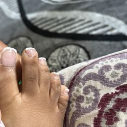 Cherry Nails - Pedicure after 3 days