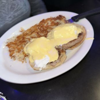 The 5 Point Café - Eggs Benedict - Dive Bars Near Me - Seattle, Washington The 5 Point Café - Eggs Benedict - Dive Bars Near Me - Seattle, Washington