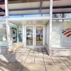 Bank of America Financial Center - Storefront