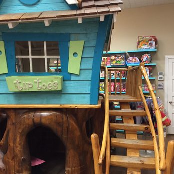 Tip Toes - Children's Clothing Near Me - Holland, Michigan