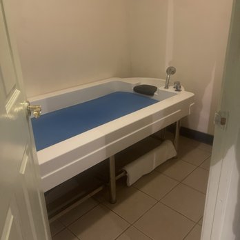 Blue Bay Massage - Table shower - Massage Near Me - Carmichael, California