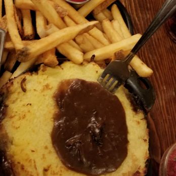 Dubh Linn Gate - Shepherds pie - Irish Pub Near Me - Whistler, British Columbia