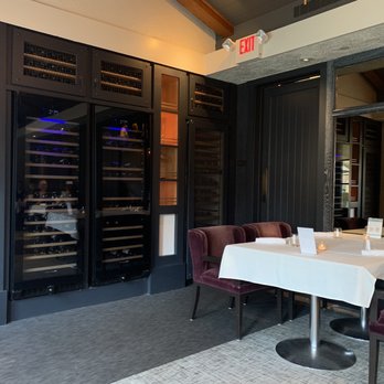 Santé Restaurant - Wine rack - French Near Me - Sonoma, California Santé Restaurant - Wine rack - French Near Me - Sonoma, California