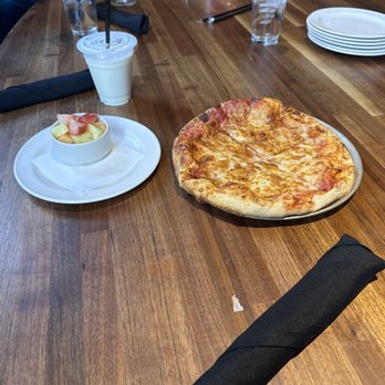 Yard House - Kids menu cheese pizza with fruit - New American Near Me - Las Vegas, Nevada Yard House - Kids menu cheese pizza with fruit - New American Near Me - Las Vegas, Nevada