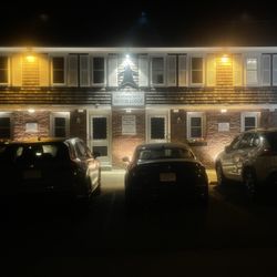 Bearskin Neck Motor Lodge