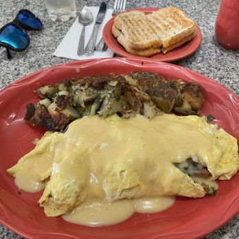 Christie's - Monterey Omelette - Breakfast & Brunch Near Me - Burlingame, California