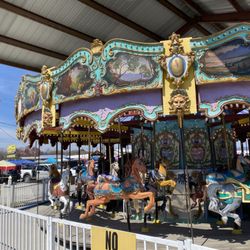 Smiley's Flea Market - Carousel