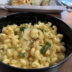 Strada Grill - The Classic Mac'